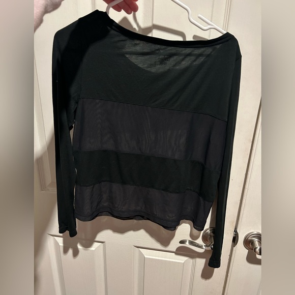 Active tops bundle size small - Picture 6 of 6